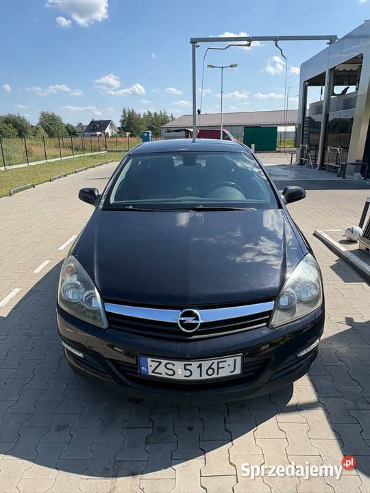 Opel Astra H GTC 16 Pucice