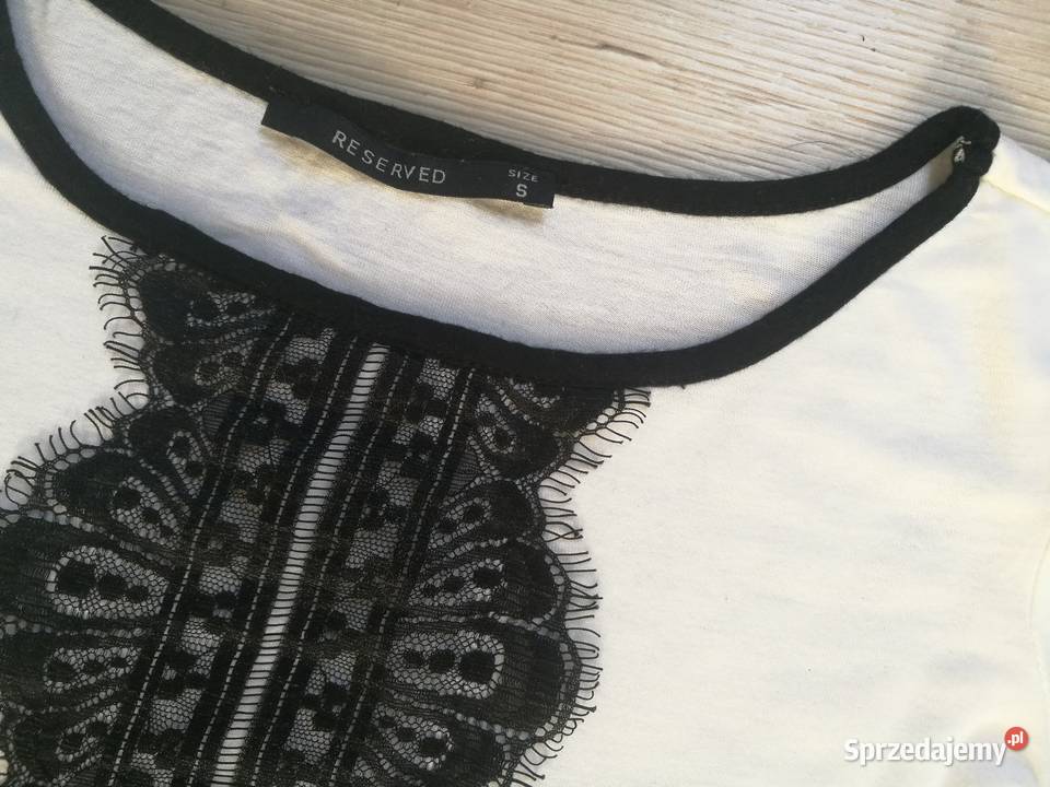 Komplet damskich ubrań bluzka spódnica