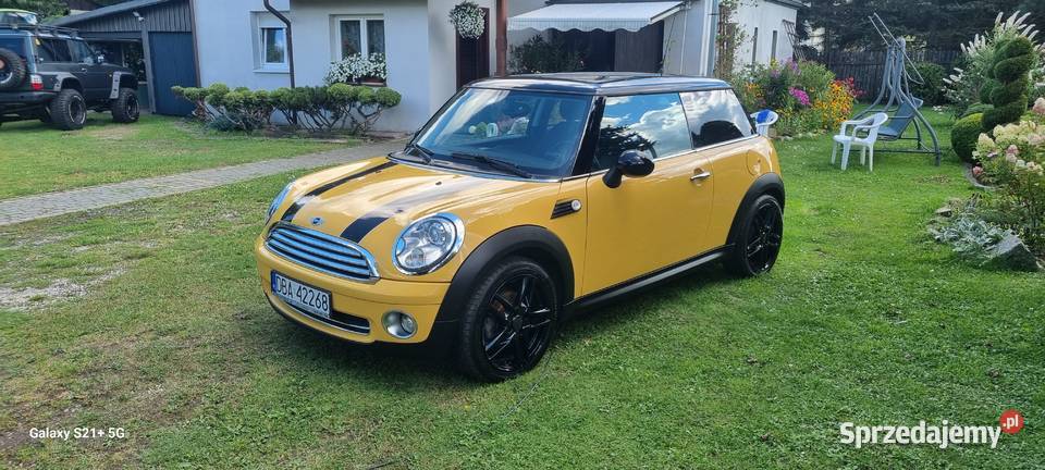 Piękny Mini Cooper dużym serwisie Jelenia Góra