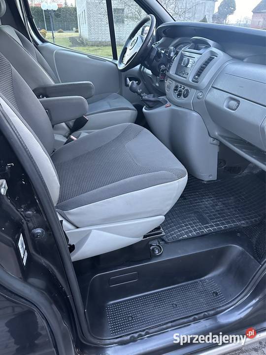 OPEL VIVARO 9 OSOBOWE Vivaro Brodnica sprzedam