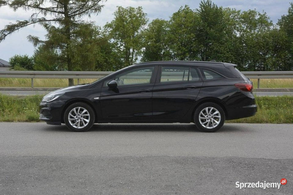 Opel Astra 15 Diesel nawi Android Auto Car Play światła LED sprzedam