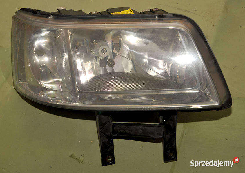 Reflektor prawy VW Transporter 5 OE 7H1941016J EUROPA