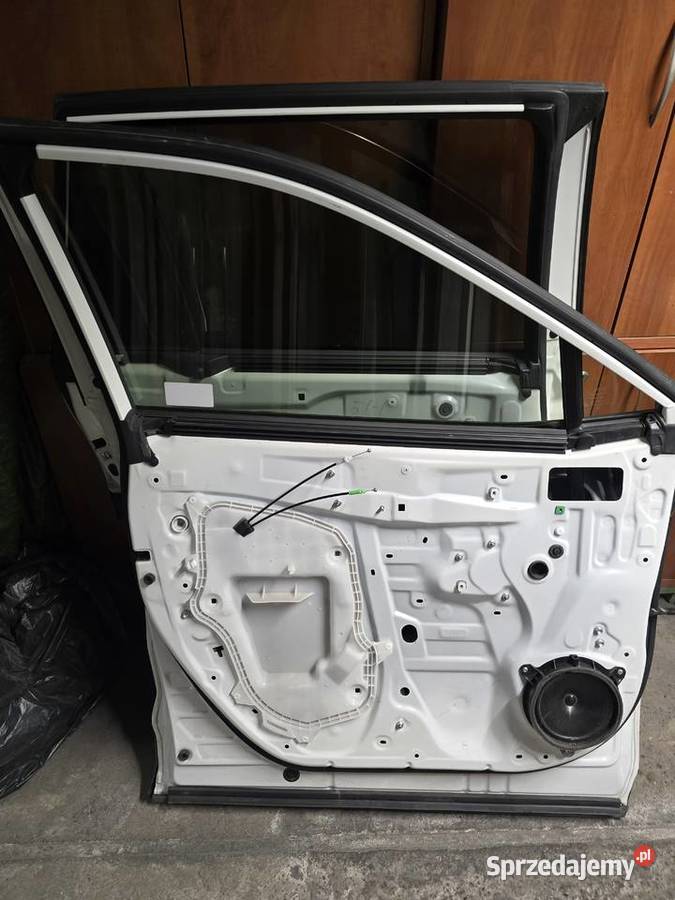 Drzwi Lewe rav 4 V gen kolor 070 biala perła Rok produkcji 2020 Łochów