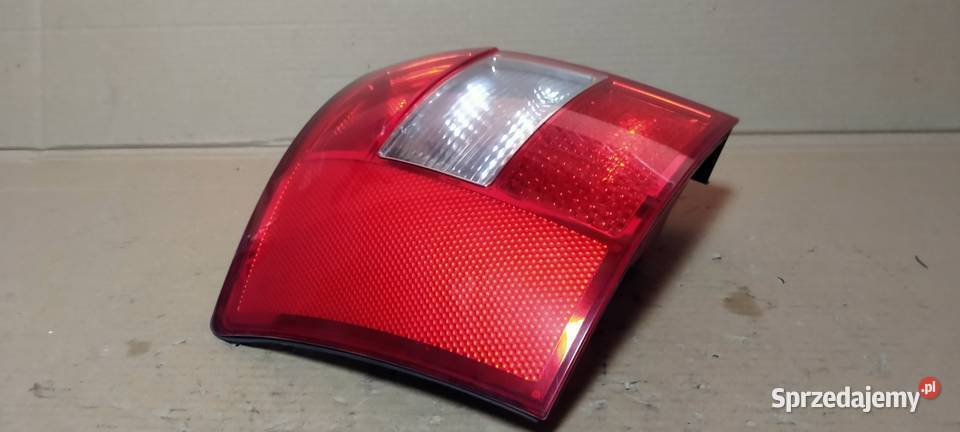 AUDI A4 B6 KOMBI 0104 LAMPA TYLNA LEWA Bielsko-Biała