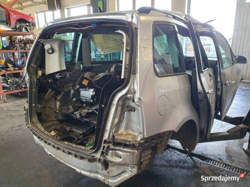 ĆWIARTKA BŁOTNIK PRAWY TYŁ VOLKSWAGEN TOURAN osobowe Lipno