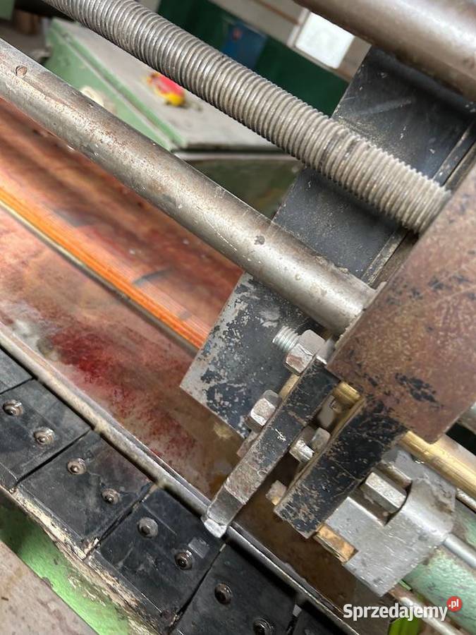 Uniwersalny podajnik elementów do maszyny z Wadowice