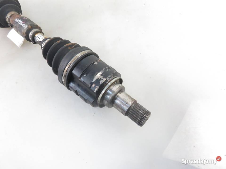 PÓŁOŚ LEWA PRZEDNIA TOYOTA COROLLA Verso 22 D4D