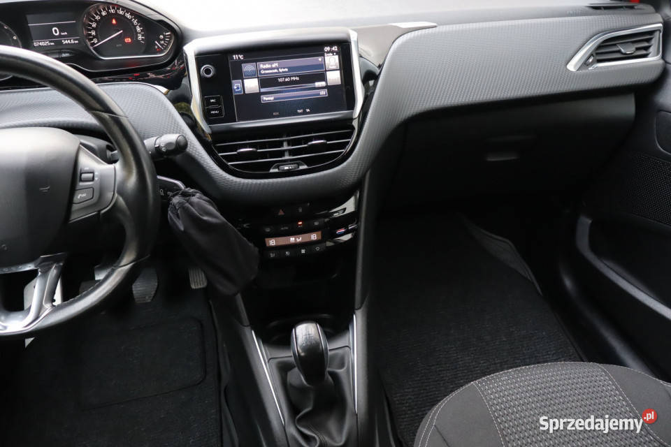 Peugeot 208 12 PureTech światła przeciwmgielne Zabrze