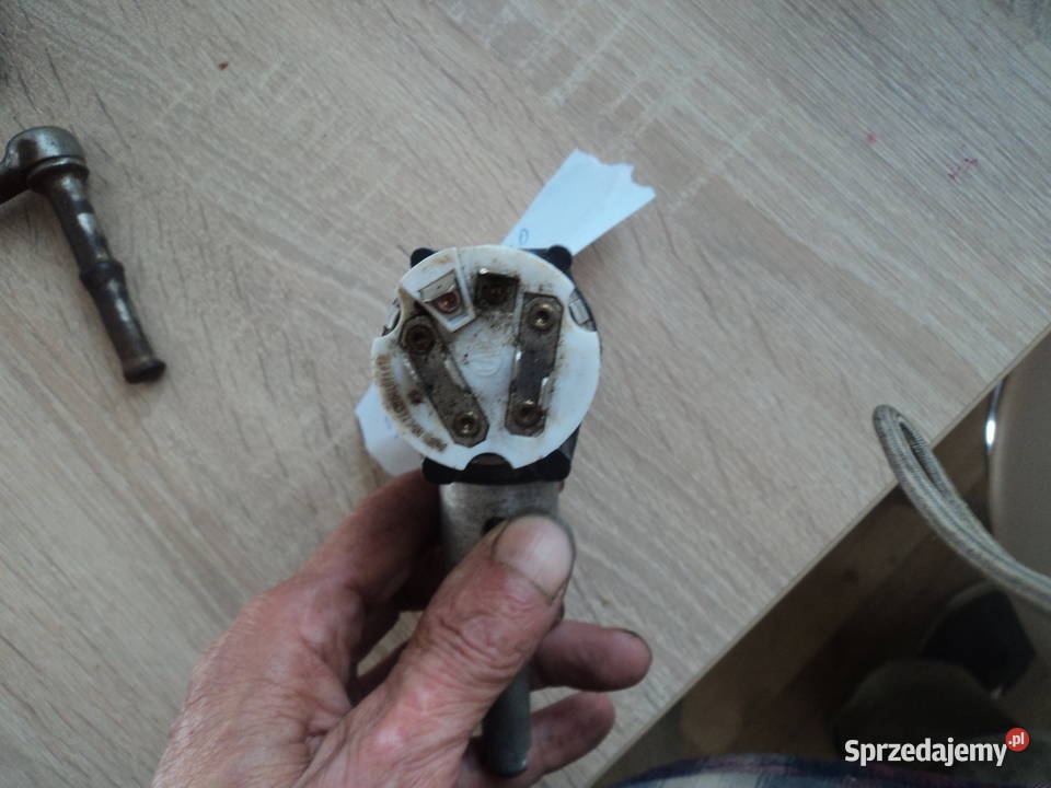 Skoda 100 105 120 stacyjka z kluczykiem małopolskie Nowy Sącz