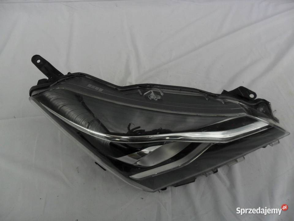 REFLEKTOR PRZÓD STRONA PRAWA TOYOTA YARIS Nowy Tomyśl sprzedam