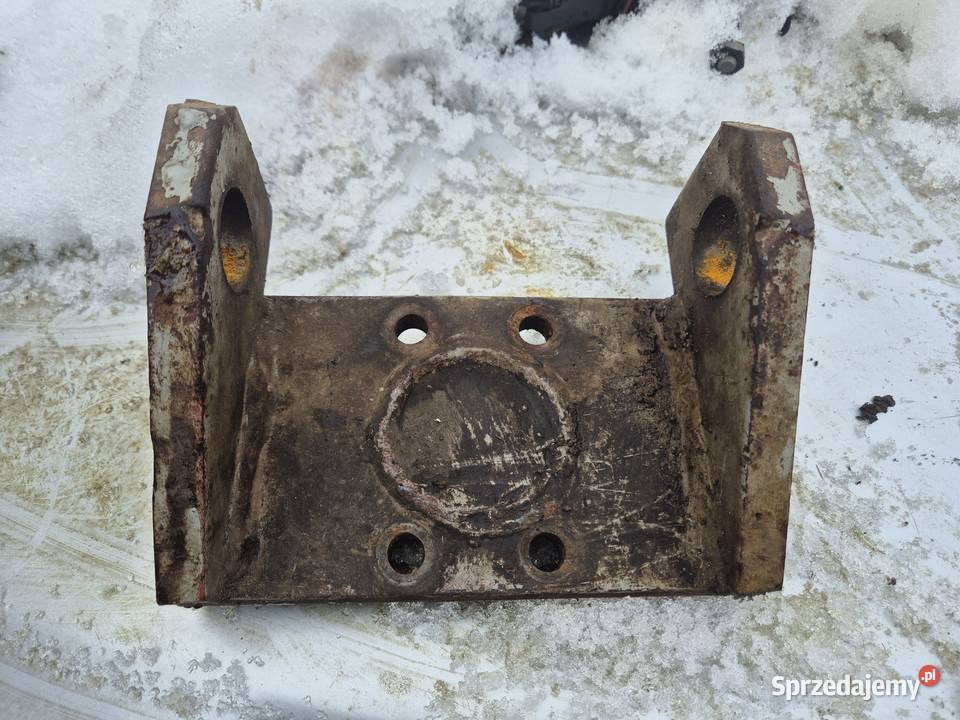 Wspornik zaczepu dolnego Ursus C330 Bucze