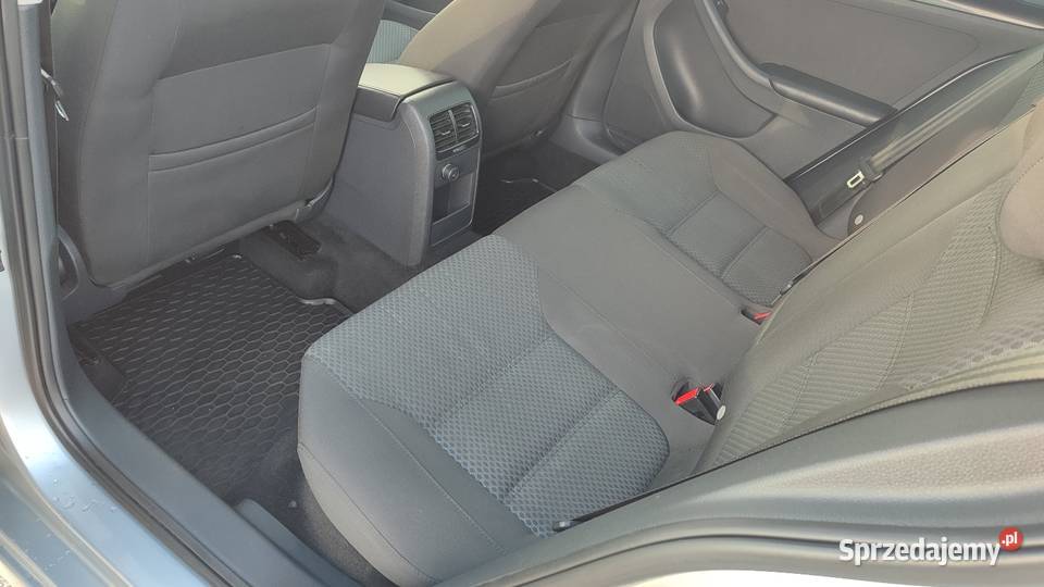 Piękna Srebrna VW Jetta 16 TDI 105 212 ASR (kontrola trakcji) Strzelin
