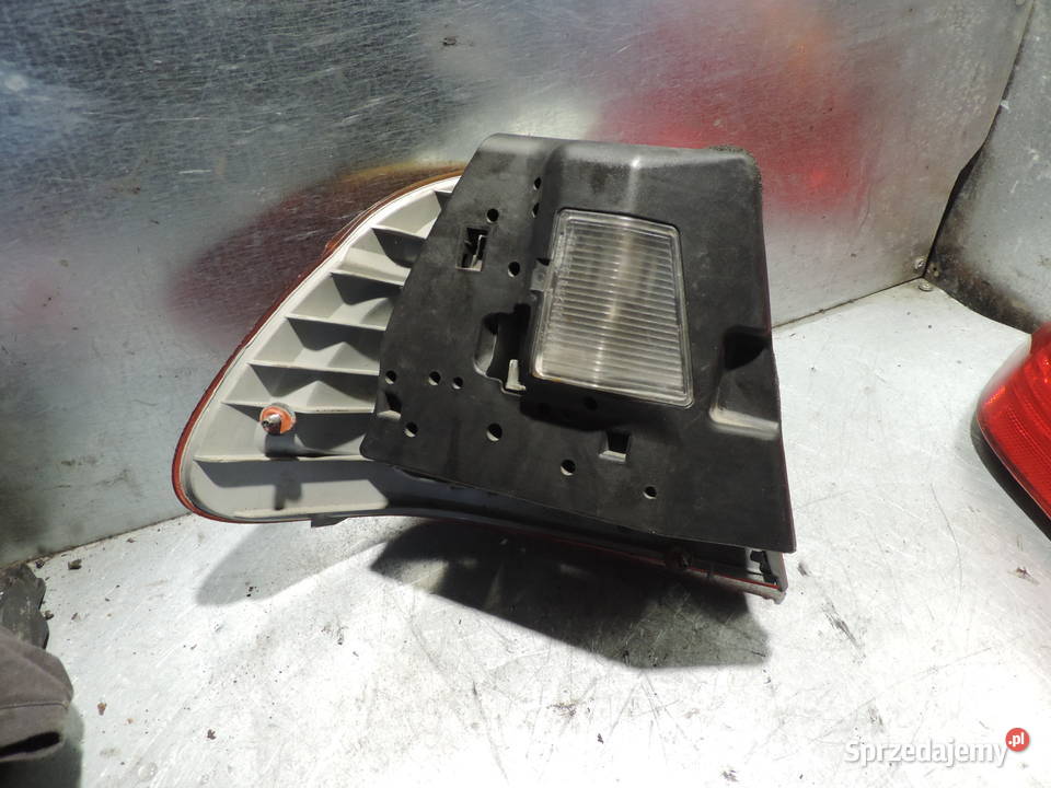 BMW E46 SEDAN LAMPA PRAWY TYŁ TYLNA osobowe Nowy Sącz