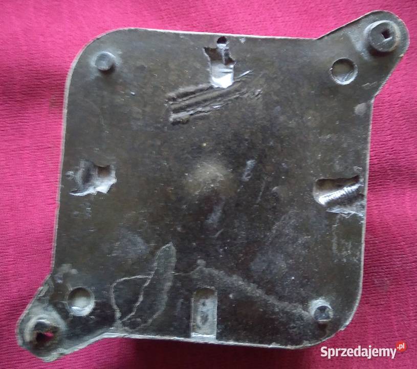 Puszka elektryczna bakelitowa Puszka natynkowa Łazy sprzedam
