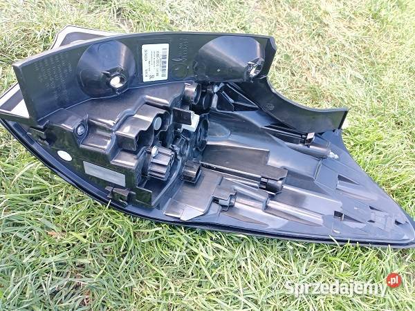 Lampy tył Toyota Yaris Cross 2024r komplet Pyszków