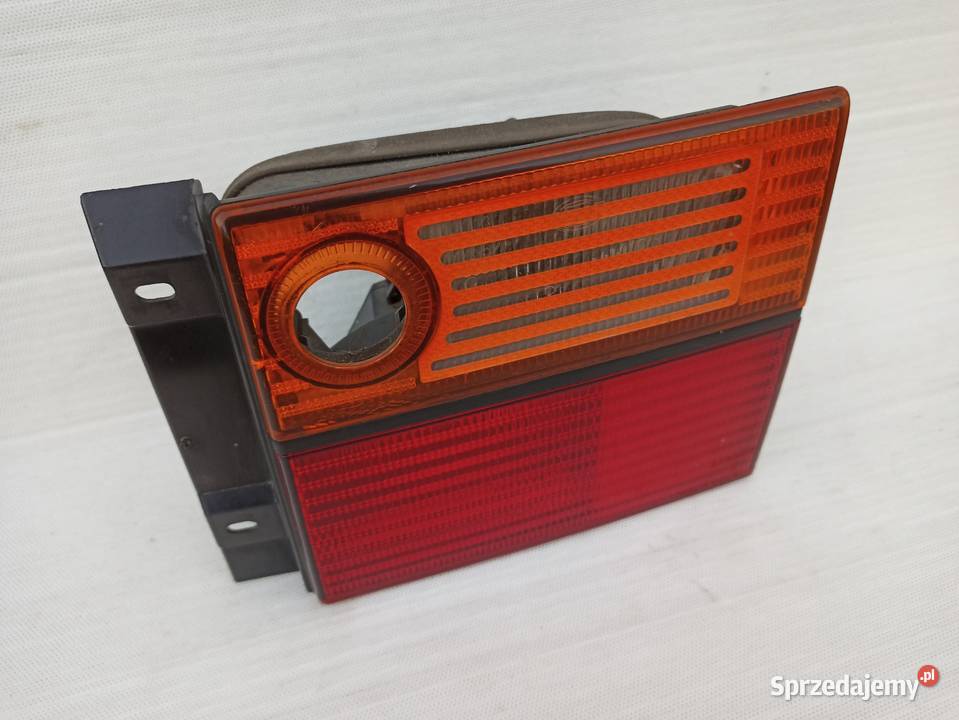 VW Vento lampa tył tylna prawa w klapę bagażnika Sieradz