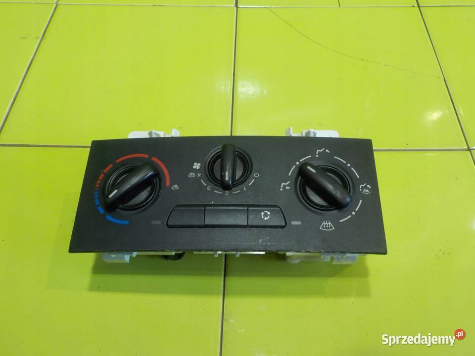 PEUGEOT 207 16 B 07r panel klimatyzacji