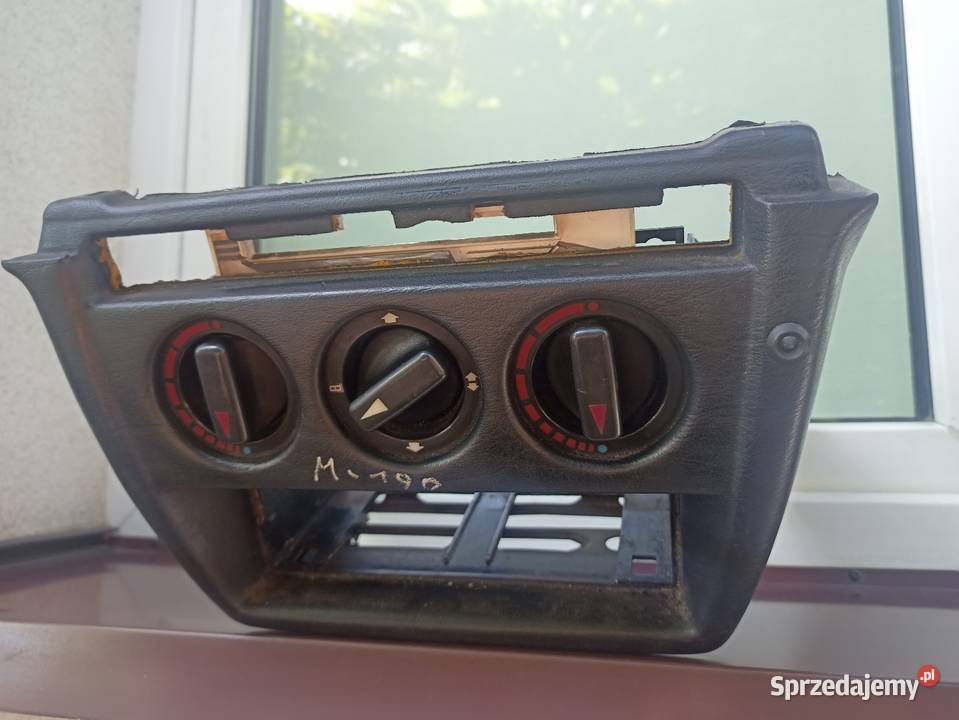 Mercedes 190 W201 konsola środkowa panel Motoryzacja sprzedam