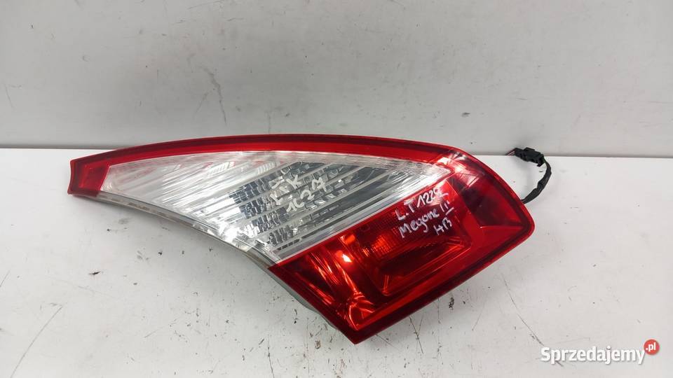 RENAULT MEGANE III HB LAMPA TYŁ LEWA W KLAPĘ Zbierkowo