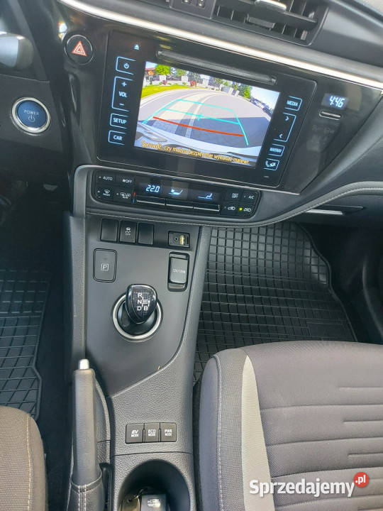Toyota Auris 18 hybrid climatronic kamera grzane Drelów