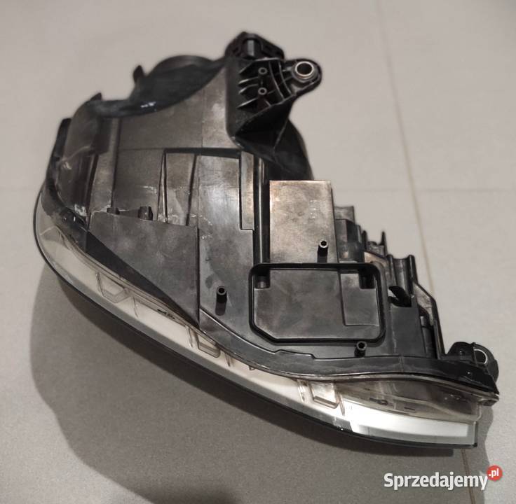 Lewy reflektor VW Up polift dzienne LED