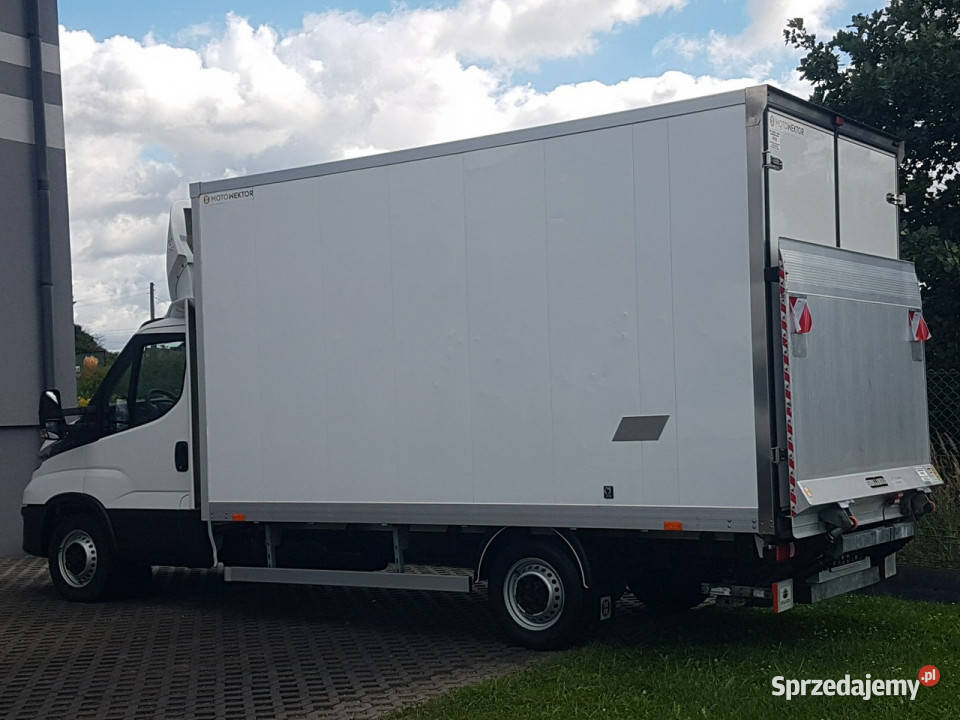 Iveco Daily 35S16 WINDA KONTENER 8EP KLIMA elektryczne szyby Poręba sprzedam