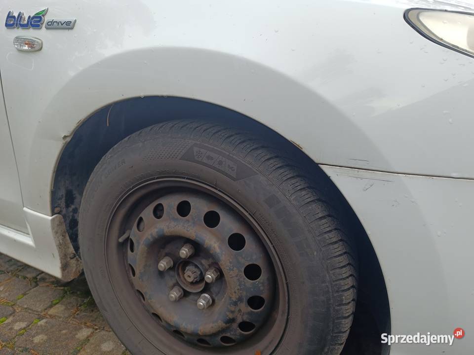 HYUNDAI i30 14 benzyna Pobierowo sprzedam