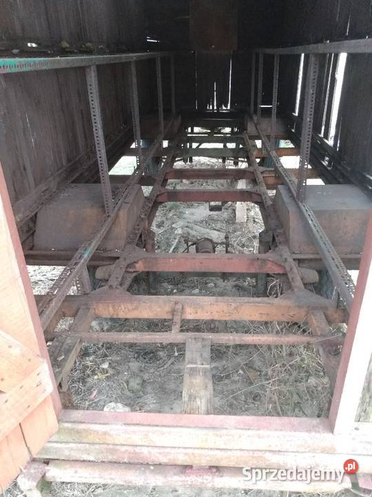 Barakowóz na ule na baloty