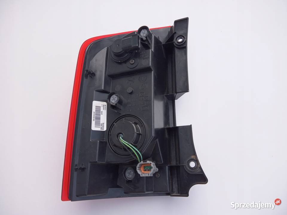 LAMPA PRAWY TYŁ TYLNA INFINITI QX56 20042010 Części samochodowe wielkopolskie Nowy Tomyśl