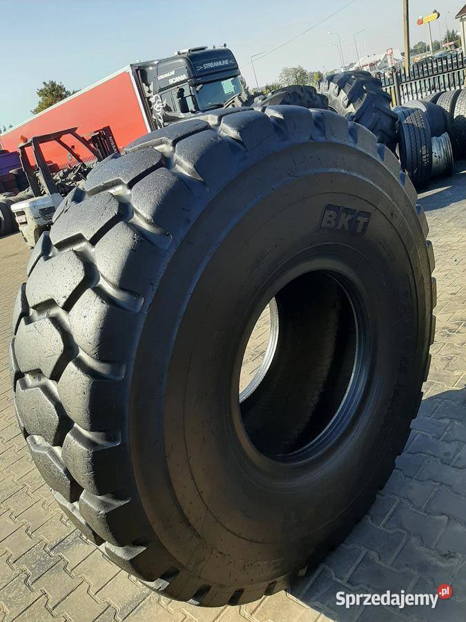 Opona używana przemysłowa 235R25 BKT EARTH 2800 25cale Do maszyn budowlanych