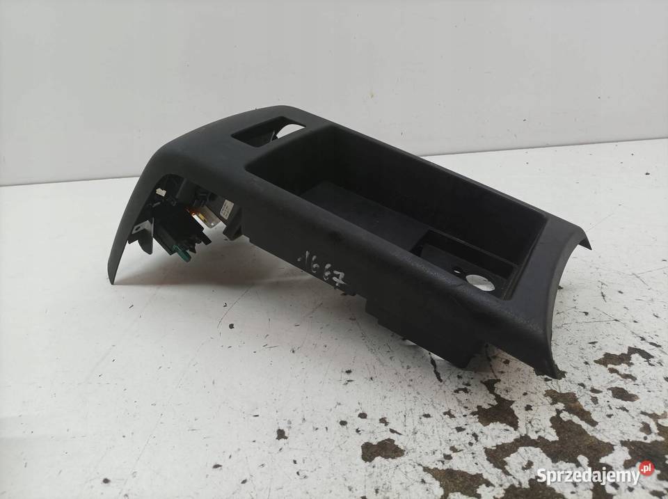 OSŁONA TUNELU PRZEŁĄCZNIK GRZANIA KANAPY Audi A6 Osłony i zaślepki