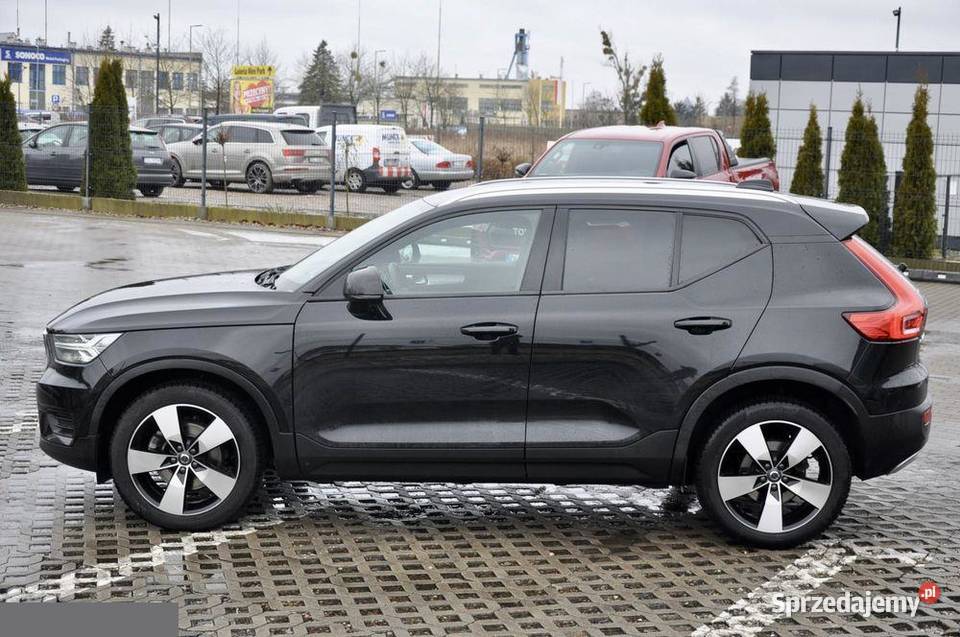 Volvo XC 40 MOMENTUM 20 benzyna 163 2022r Volvo Goleniów sprzedam
