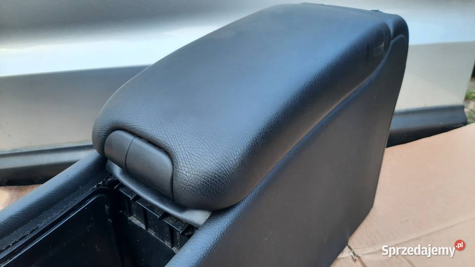 podłokietnik tunel środkowy mercedes C w203 osobowe Dębno