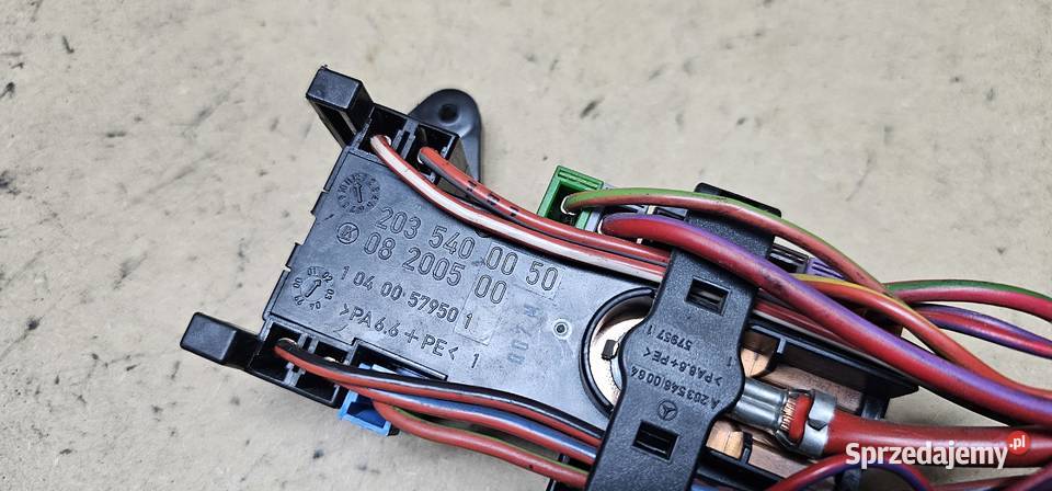 Skrzynka bezpieczników mercedes w203 2035400050 Układ elektryczny, zapłon Zbąszyń