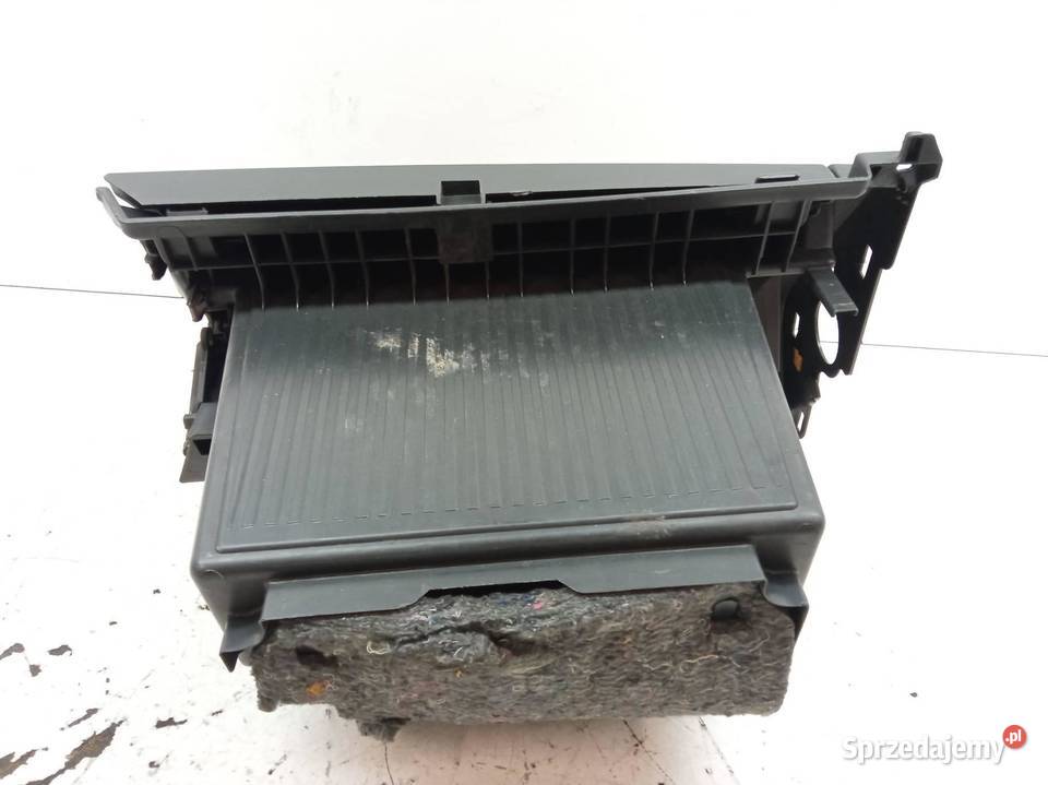 SCHOWEK PRAWY PASAŻERA DESKI 681080004R Renault Schowki, półki