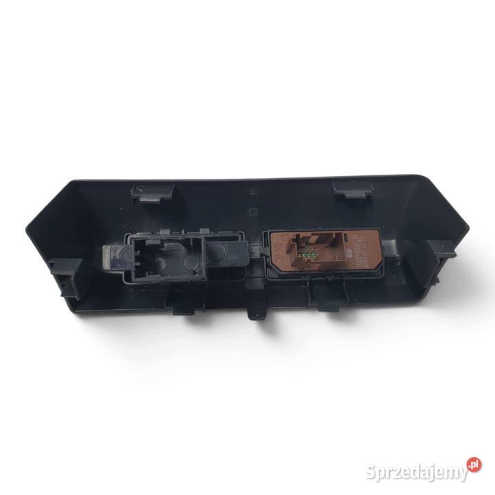 PANEL PRZEŁĄCZNIK DOLNY LEWY Peugeot 5008 3008 osobowe lubelskie Chełm