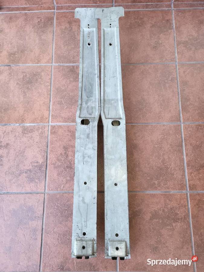 Wartburg 353 13 Nowe słupki B prawy i lewy