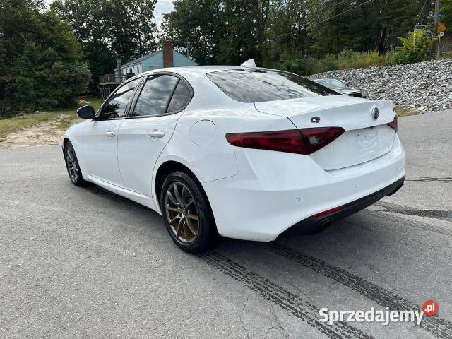 ALFA ROMEO GIULIA produkcji 2020 z USA Warszawa