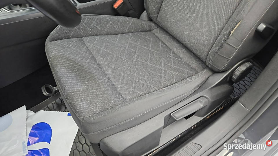 Volkswagen Golf 20 TDI Life Z Polskiego Salonu światła do jazdy dziennej sprzedam