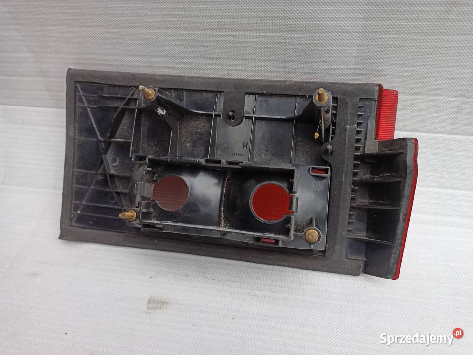 Seat Toledo I 1 lampa tył tylna prawa w klapę Lampy tylne Sieradz