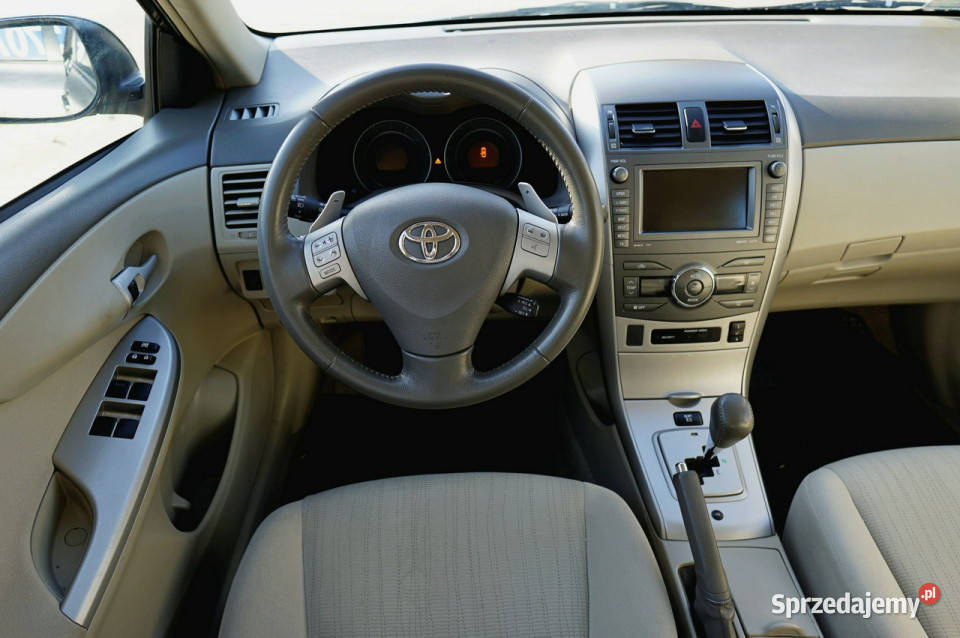 Toyota Corolla salon Polska bogata wersja Zarejestrowany w Polsce Warszawa