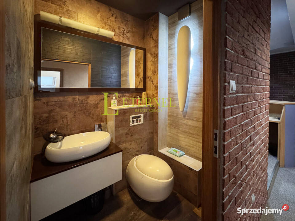 Doskonały biurowiec Duży lokal biurowy strych Kraków