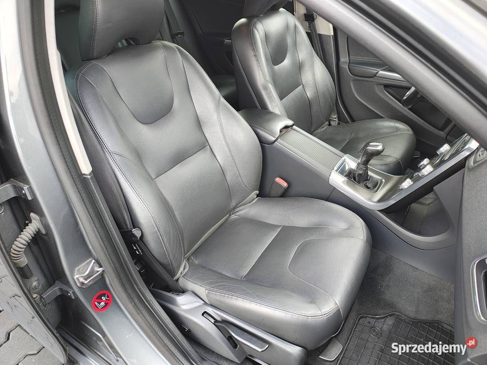 Volvo V60 Zarejestrowane Zadbane 2015r 20 Diesel lakier metallic sprzedam