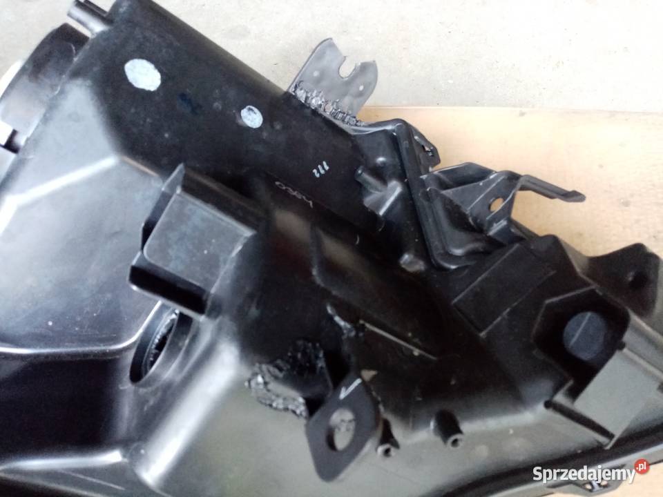 Toyota aygo x lampa lewy przód