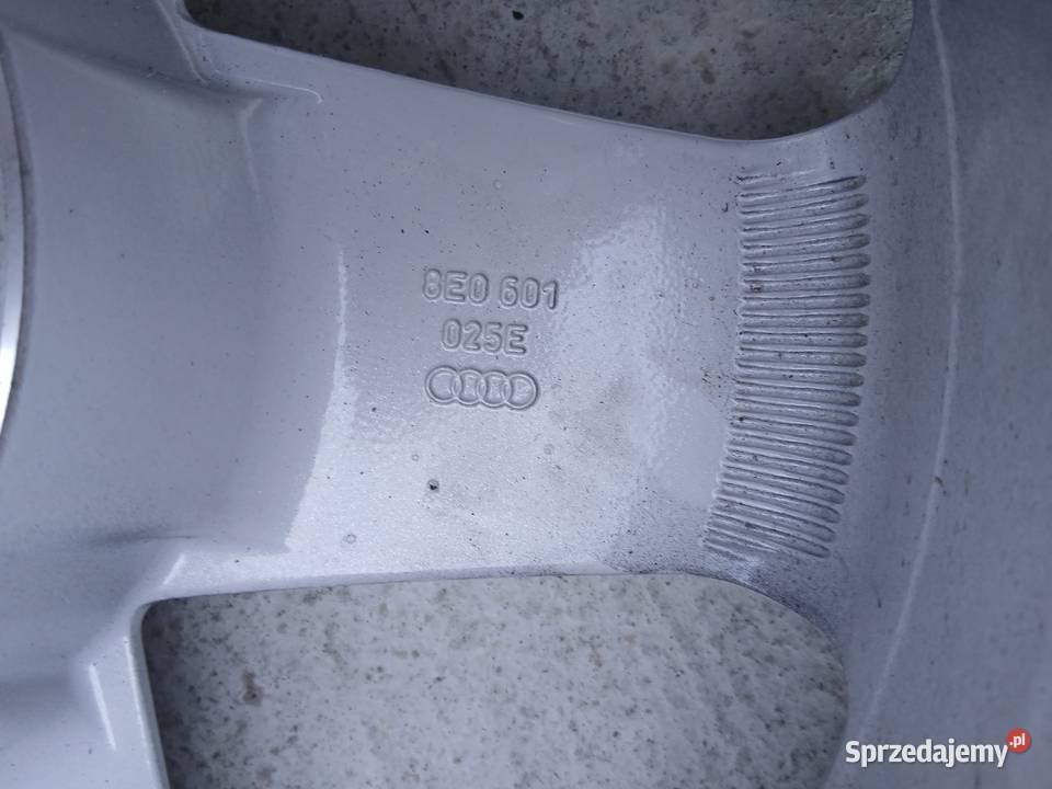 Felga Aluminiowa 4F0601025E Audi A4 B6 75Jx17 Szczerbice