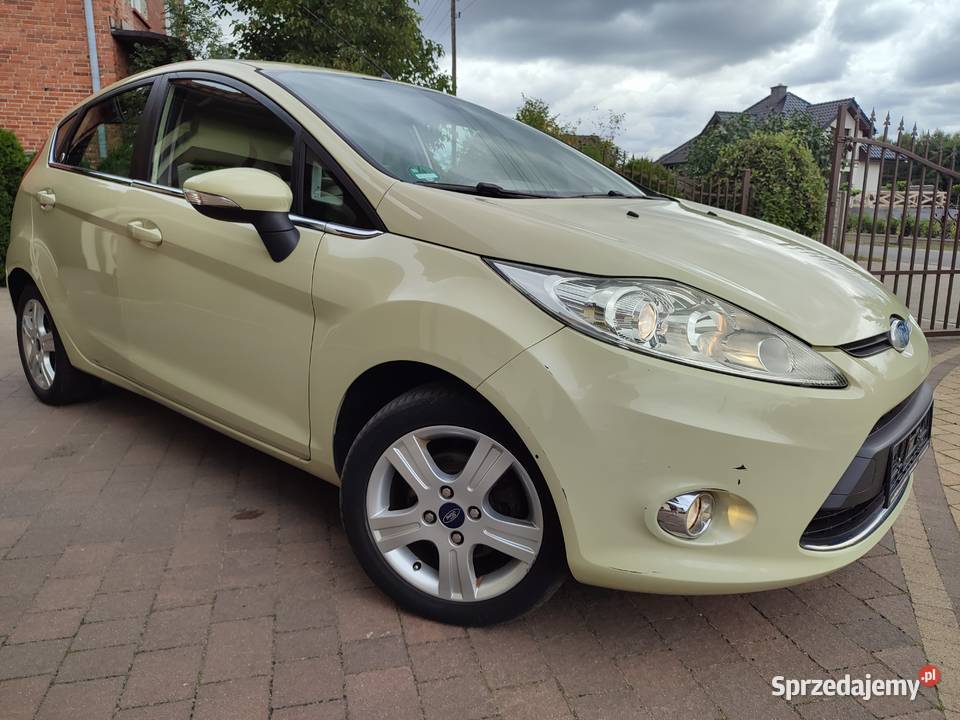 Ford Fiesta MK7 125 Benzyna Ghia Titanum Jasne kurtyny powietrzne wielkopolskie