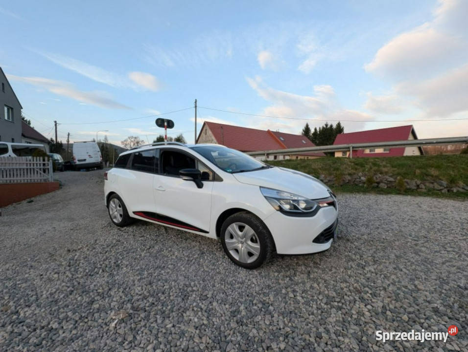 Renault Clio Intens model 2016 stary silnik 12 Kombi Kamienna Góra