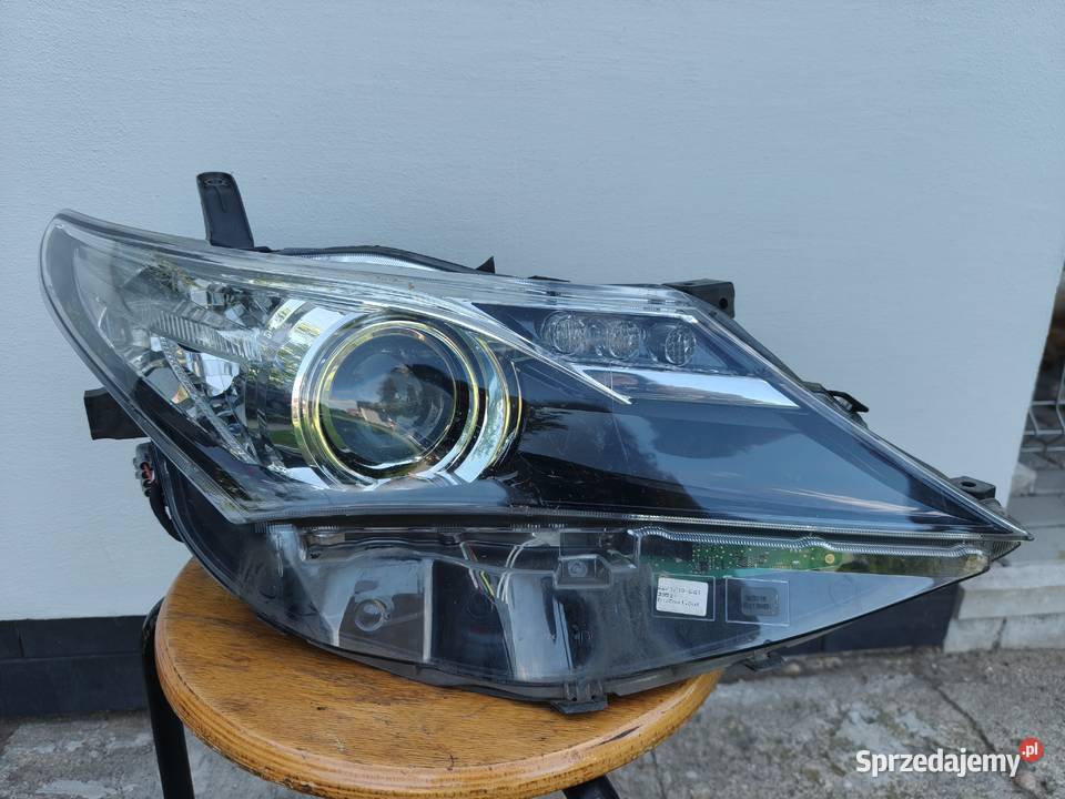 Toyota Auris II 2014 reflektory lampa lampy osobowe Łódź