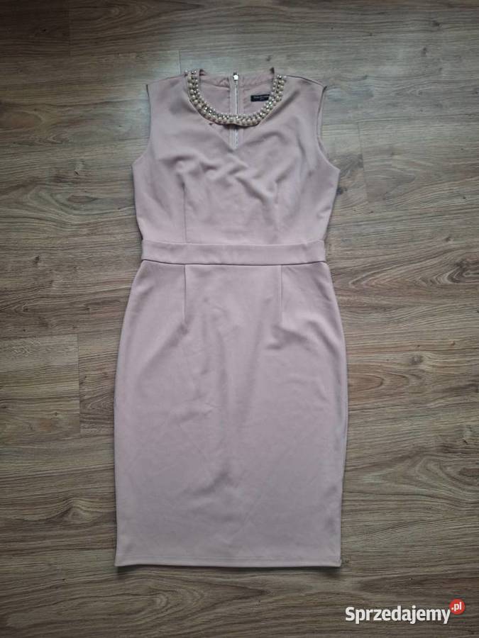Piękna pudrowa imprezowa sukienka z ozdobnymi małopolskie Kraków