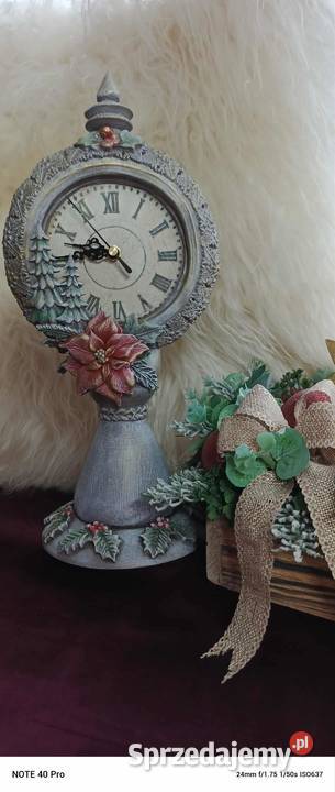 Ręcznie malowany zegar świąteczny z drewna